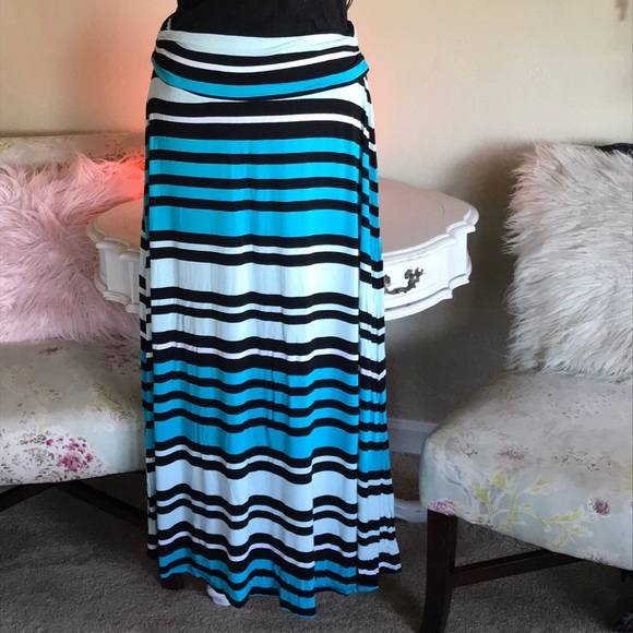 Merona Dresses & Skirts - Skirt ⭐️5 for $25⭐️